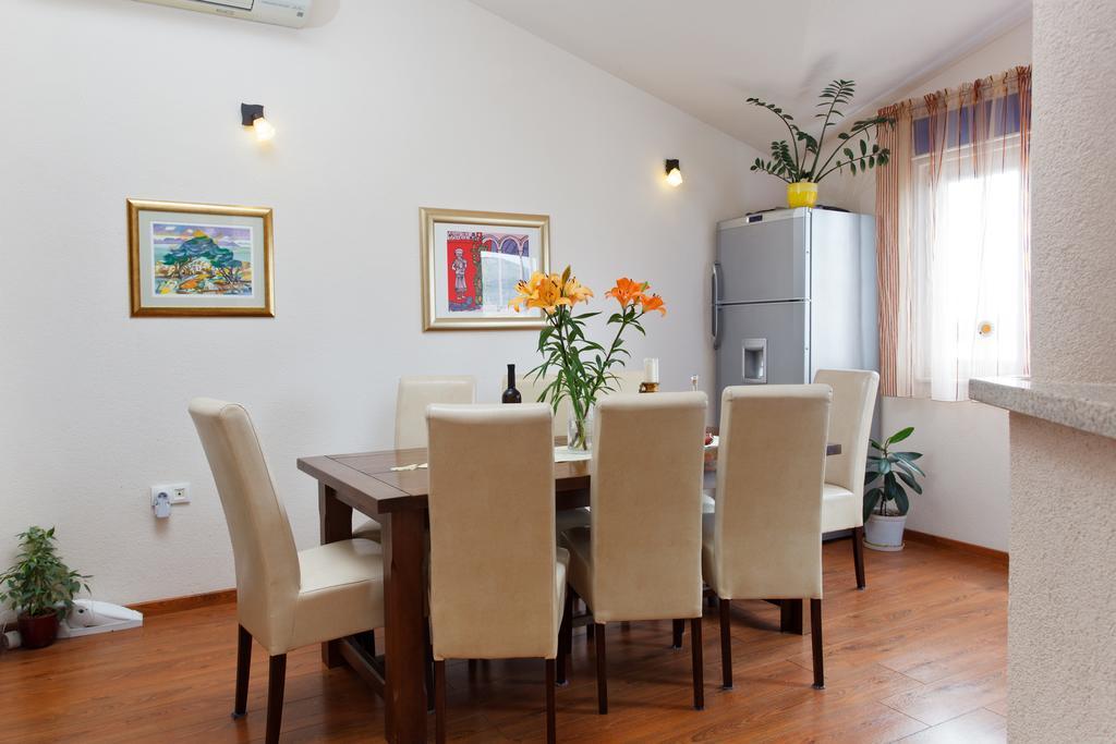 Apartment Gold โตรกีร์ ห้อง รูปภาพ