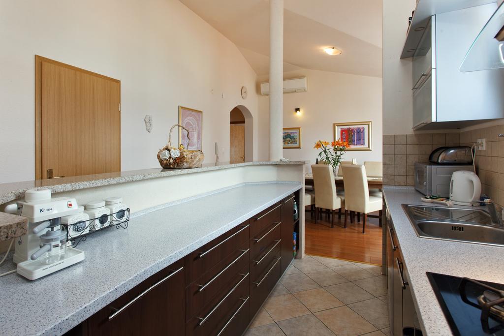 Apartment Gold โตรกีร์ ห้อง รูปภาพ